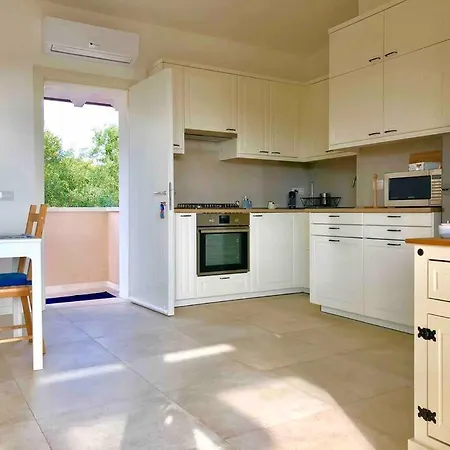 Сasa de vacaciones 100mt From Campulongu With Sea View