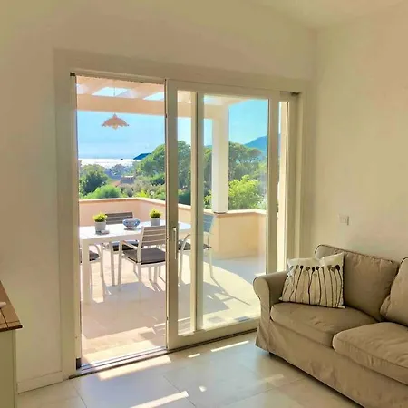Holiday home 100mt From Campulongu With Sea View